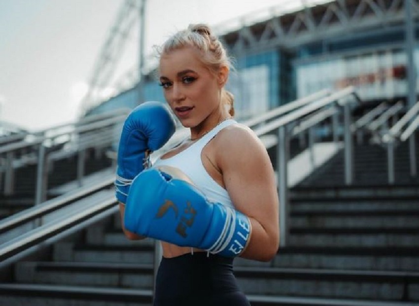 Love Island Star Elle Brooke Shows Off Her Assets During Celebrity Boxing Weigh In Thebright 